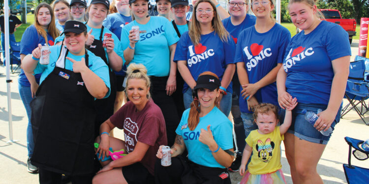 Sonic competes in Dr. Pepper Games